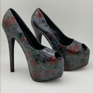 AMI Clubwear Heels with Skulls